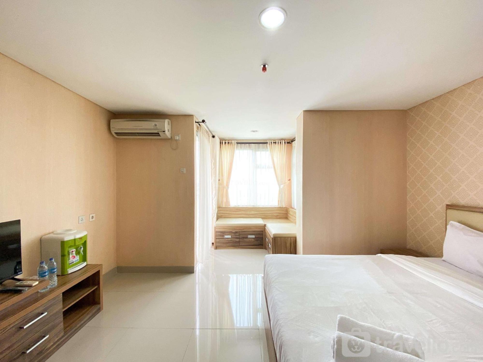 Homey And Simply Studio The Enviro Apartment By Travelio Cikarang Exterior photo