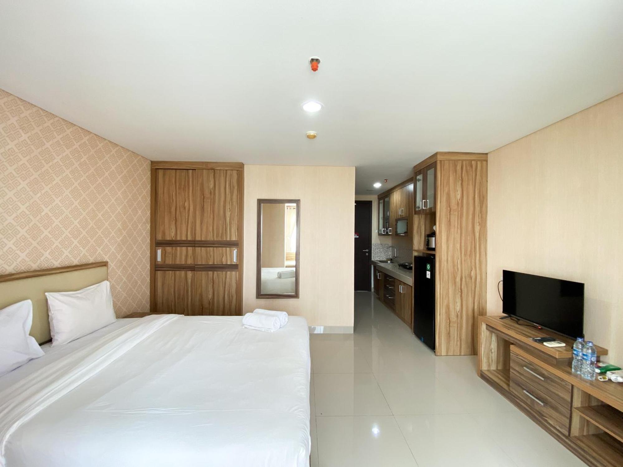 Homey And Simply Studio The Enviro Apartment By Travelio Cikarang Exterior photo